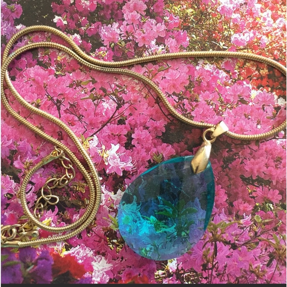 Vintage Aqua Blue Teardrop Lucite Necklace